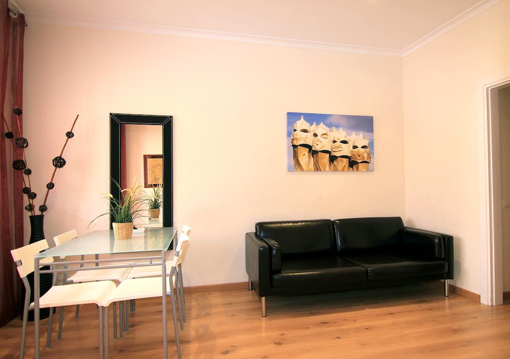 Classbedroom Gaudi Apartments Barcelone Chambre photo